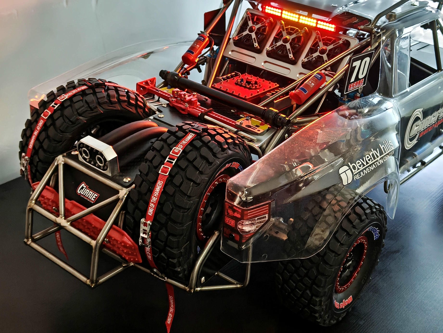 70 SCALE 透明装甲越野战车——机械美学的极致呈现